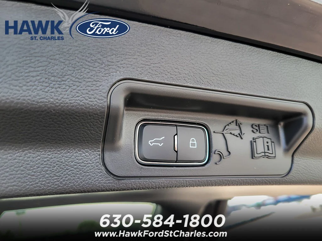 New 2027 Agate Black Metallic Ford 4DR 4WD ST-LINE image 19