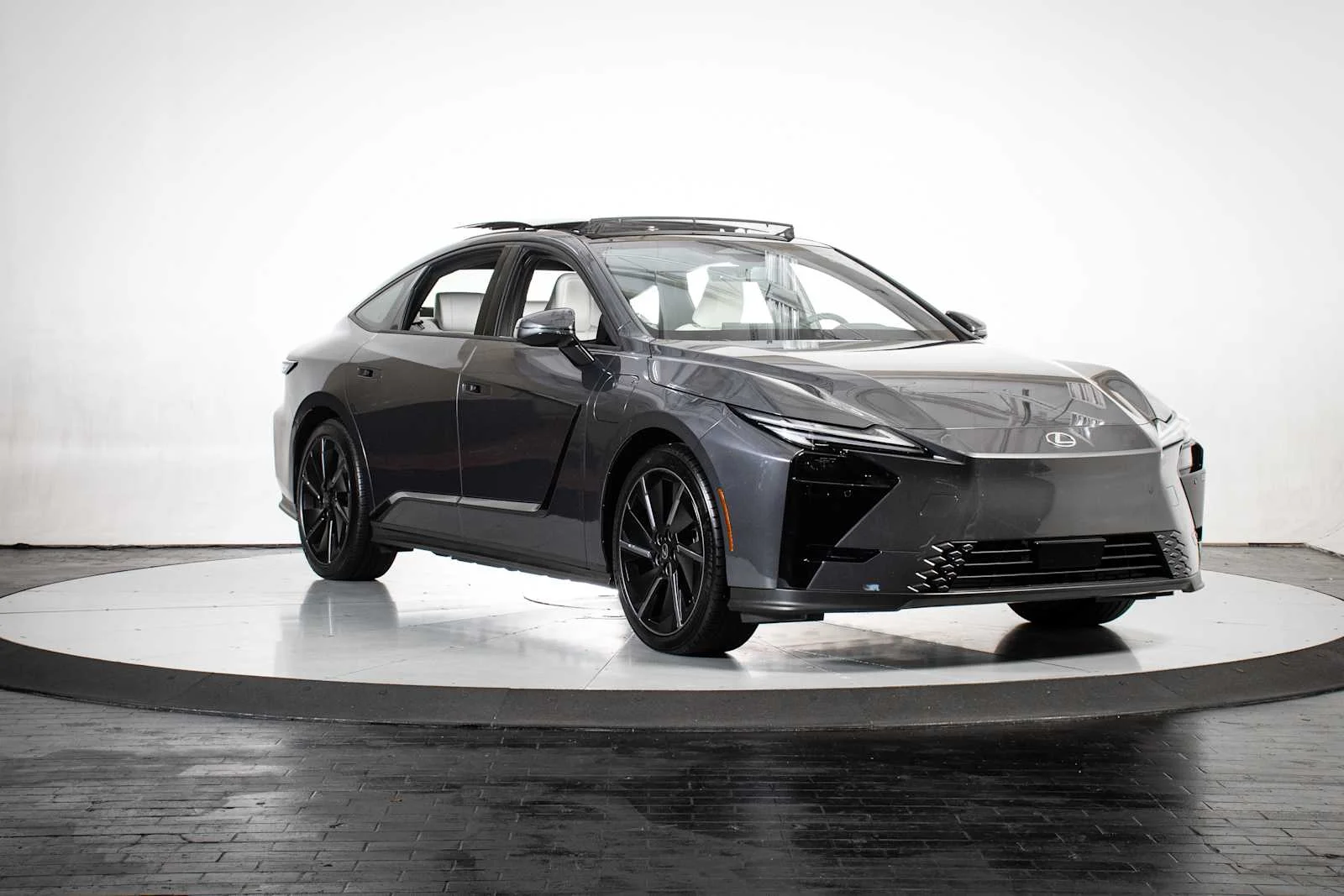 Certified Used 2026 SONIC CHROME Lexus Premium image 7