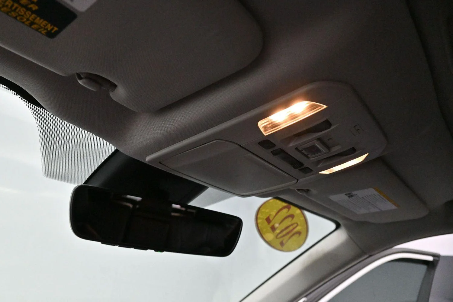 Used 2022 Wind Chill Pearl Toyota XLE image 28
