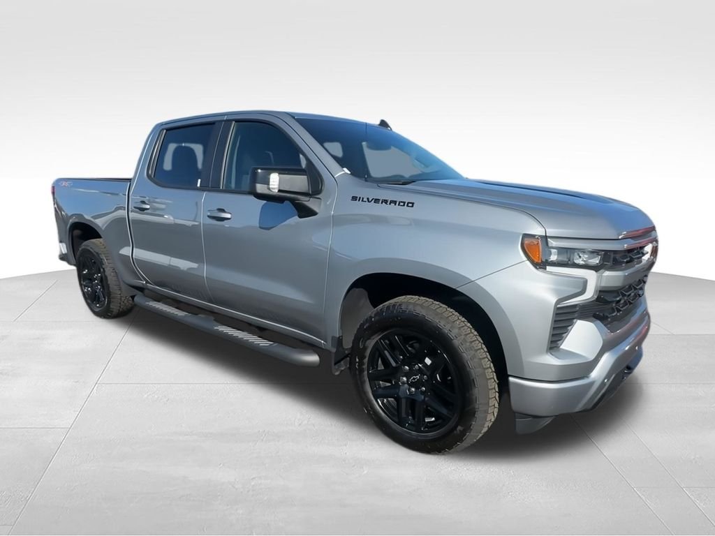 Used 2025 Gray Chevrolet RST image 3