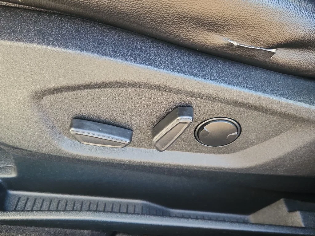Used 2022 Silver Ford Titanium image 8