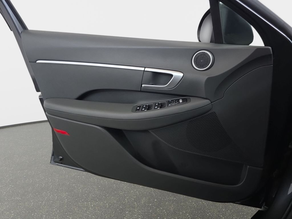 Used 2021 Portofino Gray Hyundai SE image 27