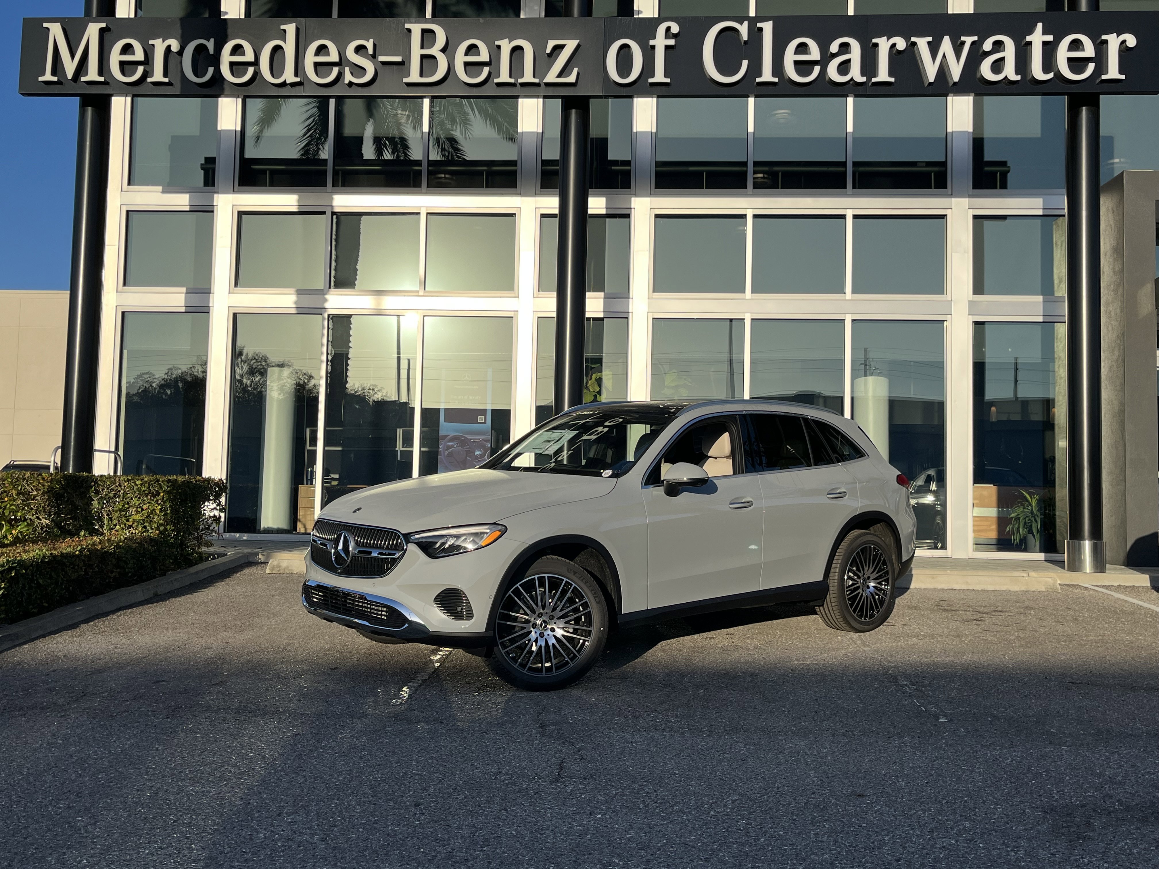 New 2026 MANUFAKTUR Alpine Grey Mercedes-Benz GLC 300 image 1
