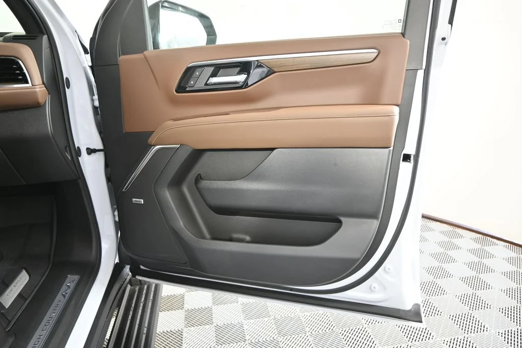 New 2026 Polar White Tricoat Chevrolet High Country image 12
