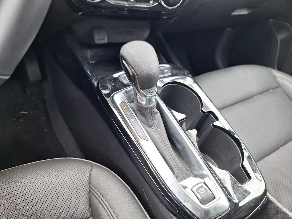 Used 2024 Gray Chevrolet ACTIV image 17