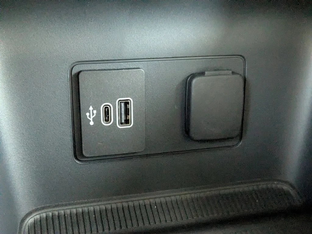 New 2026 Carbonized Gray Metallic Ford Active image 21