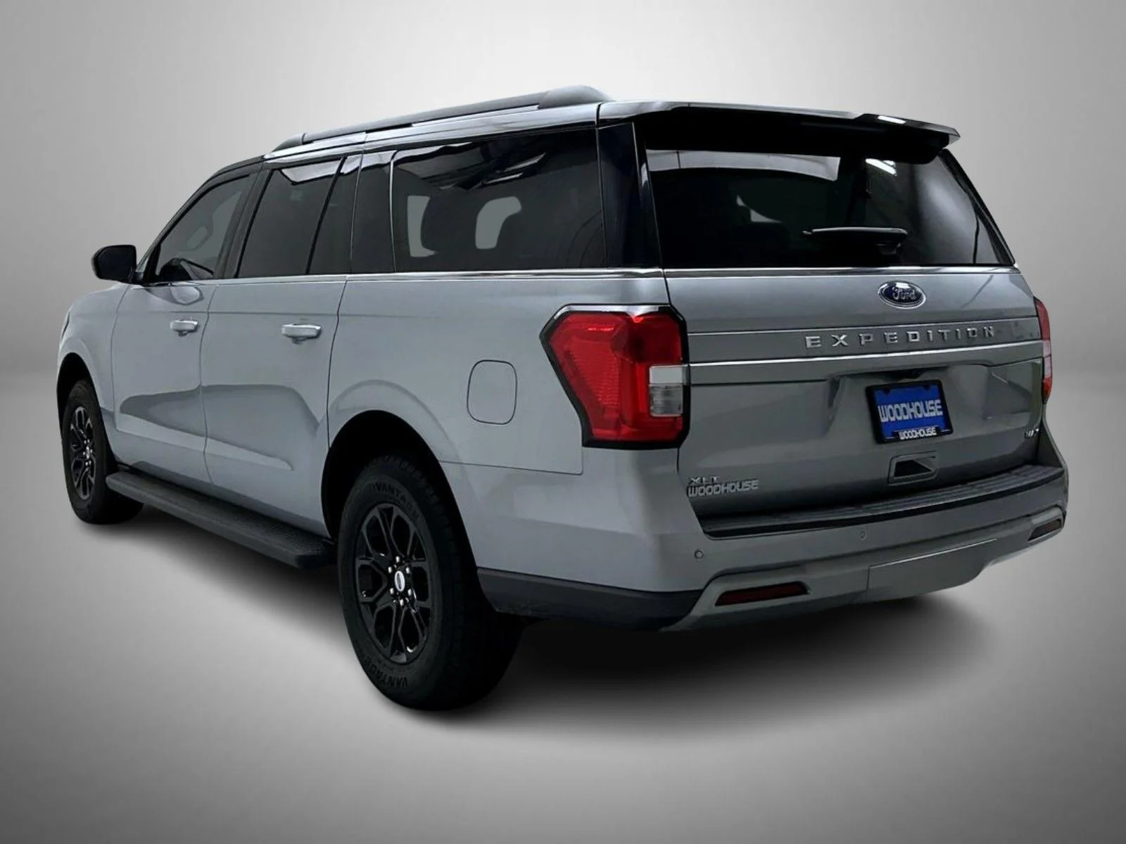 Used 2024 Silver Ford XLT image 7