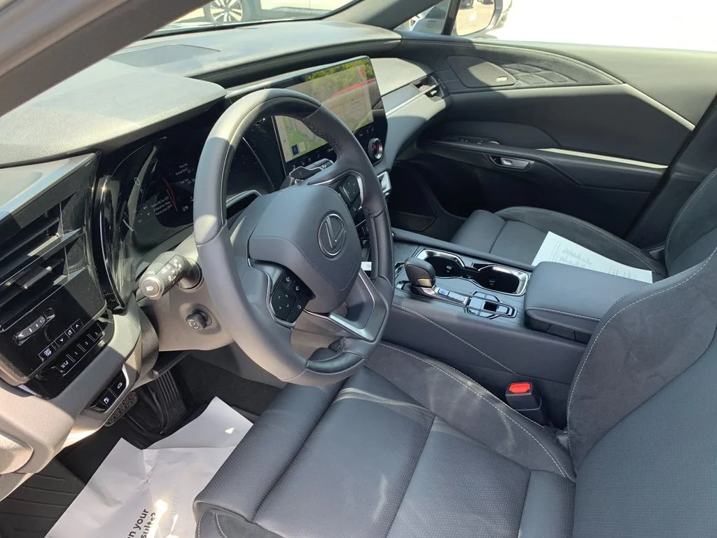 Used 2025 Silver Lexus 350 Luxury image 11