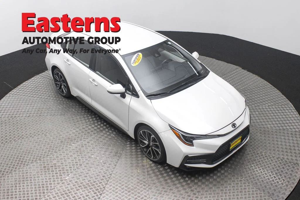 Used 2022 White Toyota SE image 3