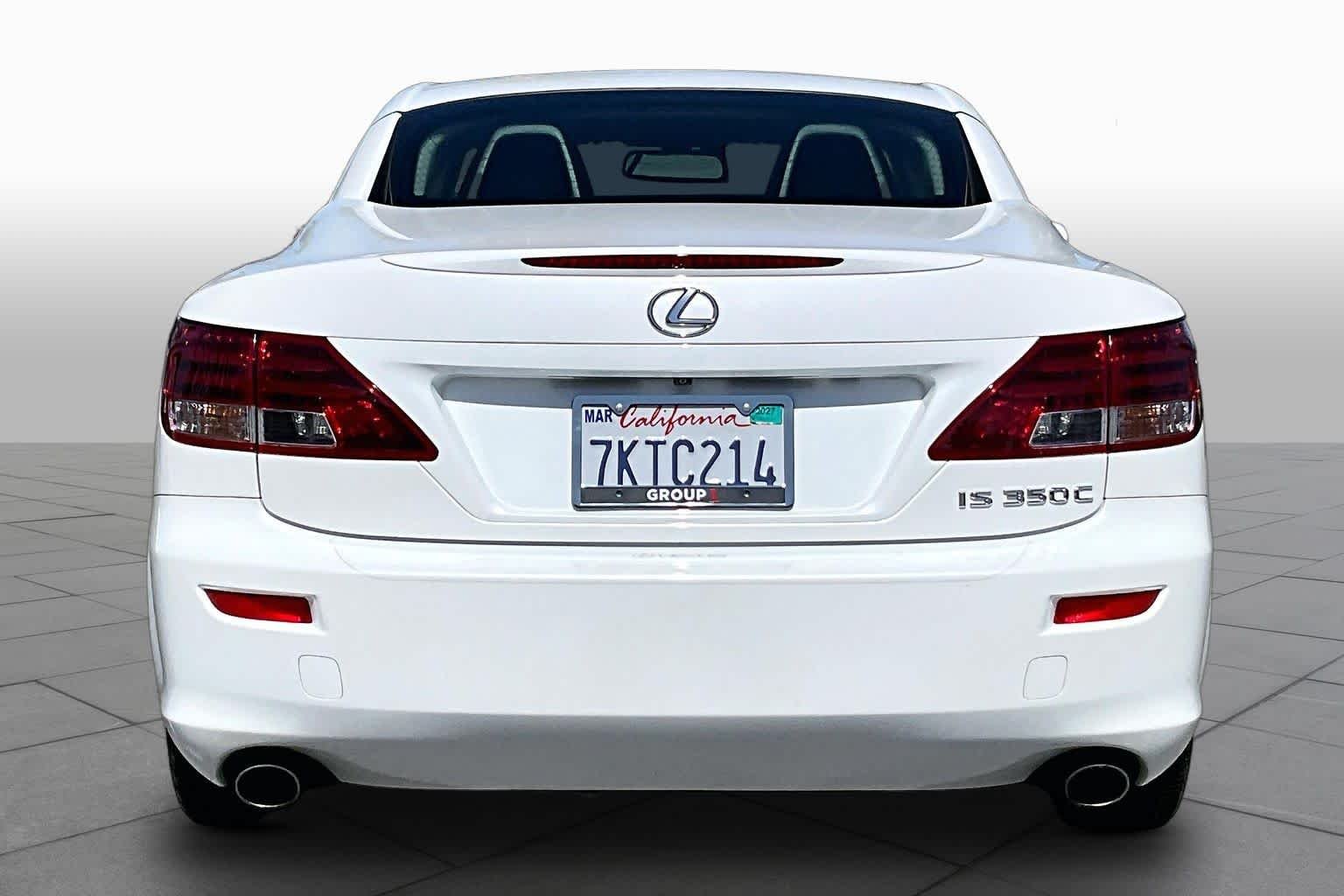 Used 2015 Starfire Pearl Lexus  image 4