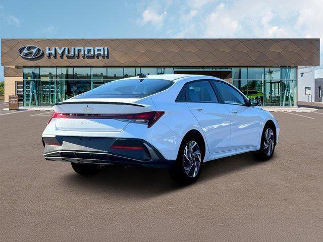 2025 Hyundai Elantra SEL - Photo 7