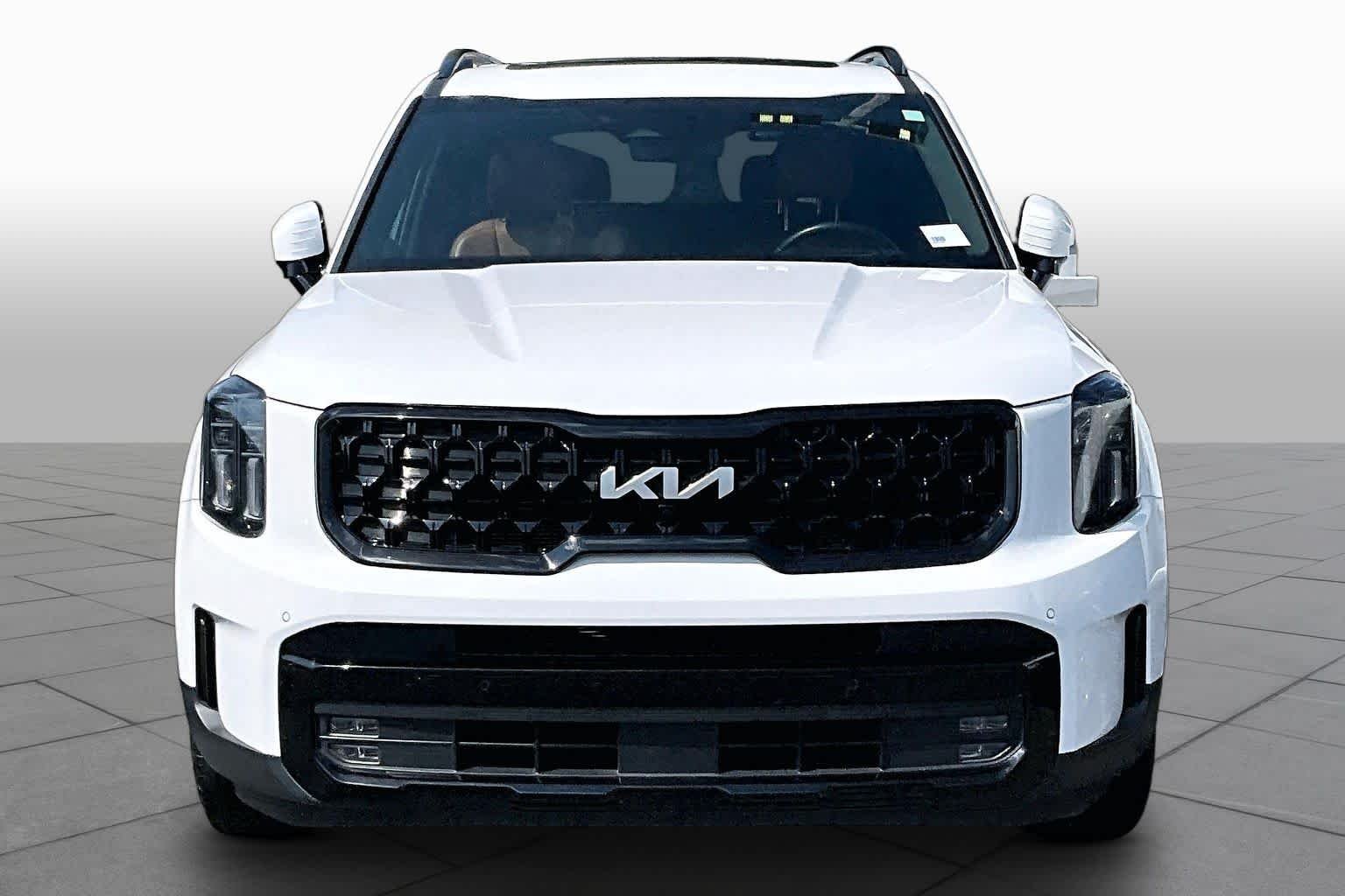 Used 2024 Glacial White Pearl Kia SX Prestige X-Pro image 4