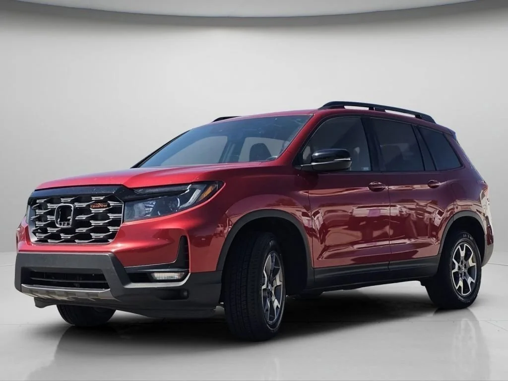 Used 2023 Radiant Red Metallic II Honda TrailSport image 25