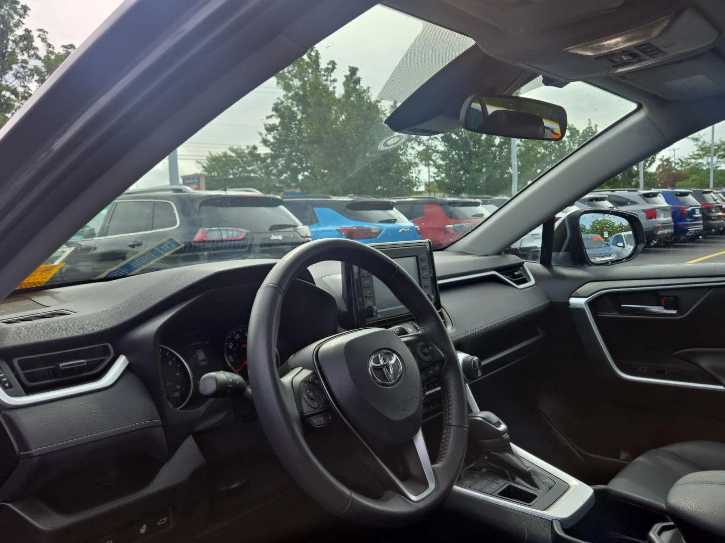 Used 2022 Magnetic Gray Metallic Toyota XLE Premium image 2