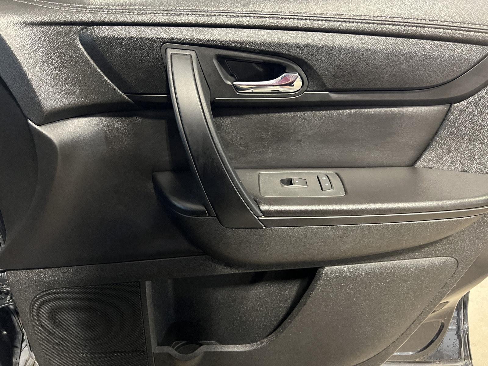 Used 2014 Black Granite Metallic Chevrolet LT image 18