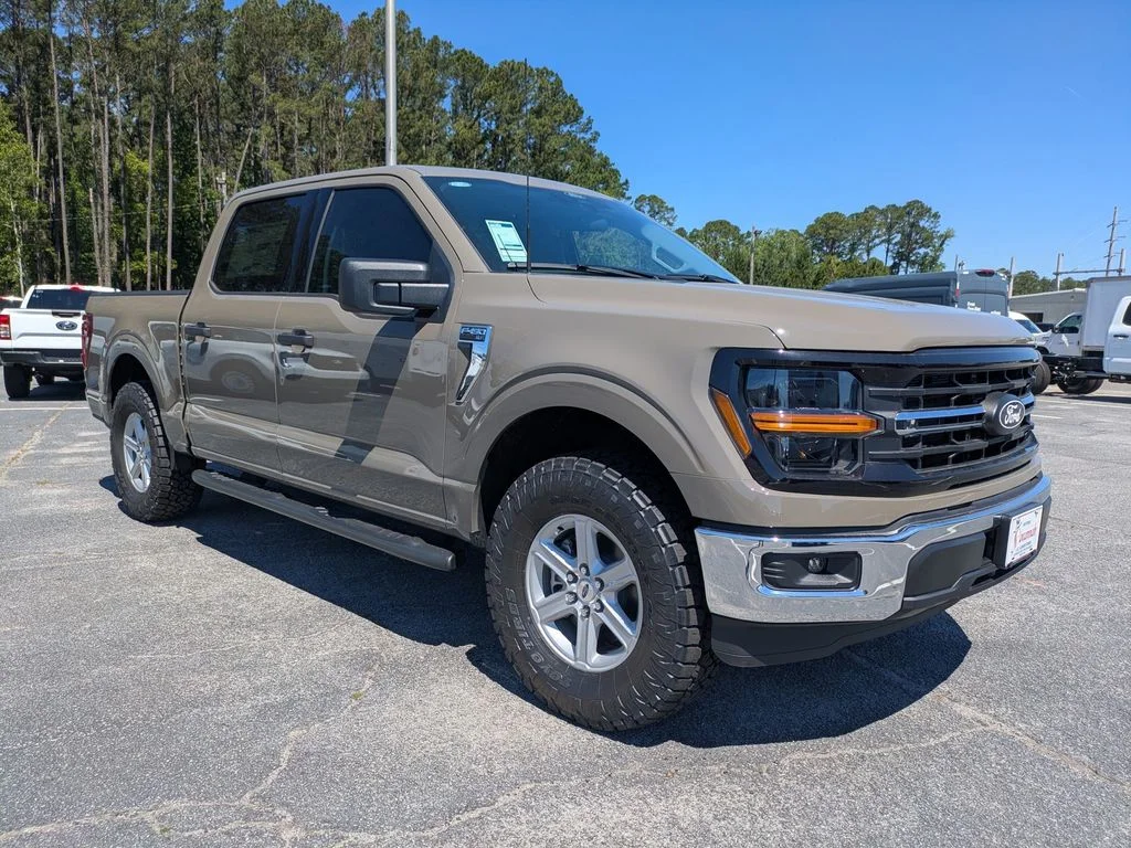 New 2026 Marsh Gray Ford XLT image 2