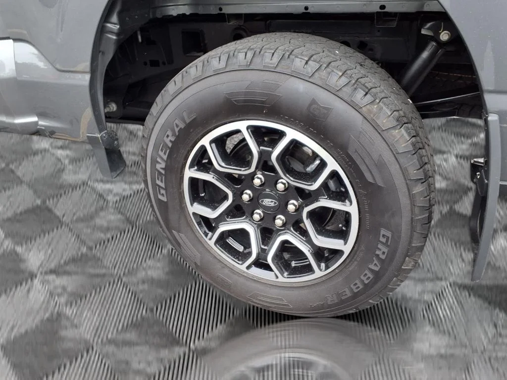 Used 2023 Gray Ford XLT image 22