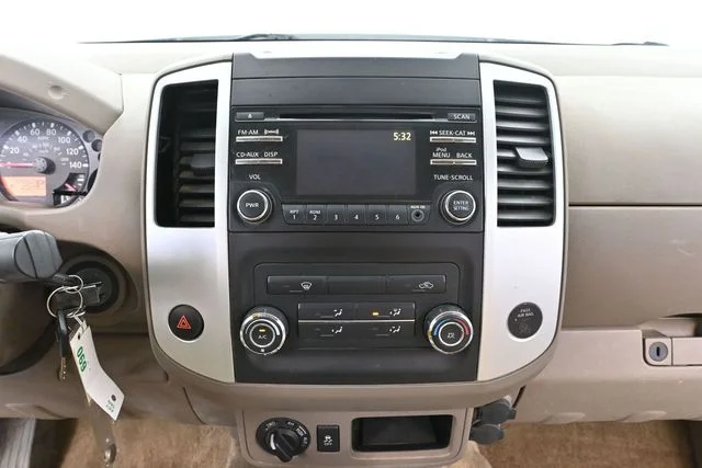 2014 Nissan Frontier SV - Photo 27