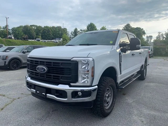 Used 2024 White Ford XL image 4
