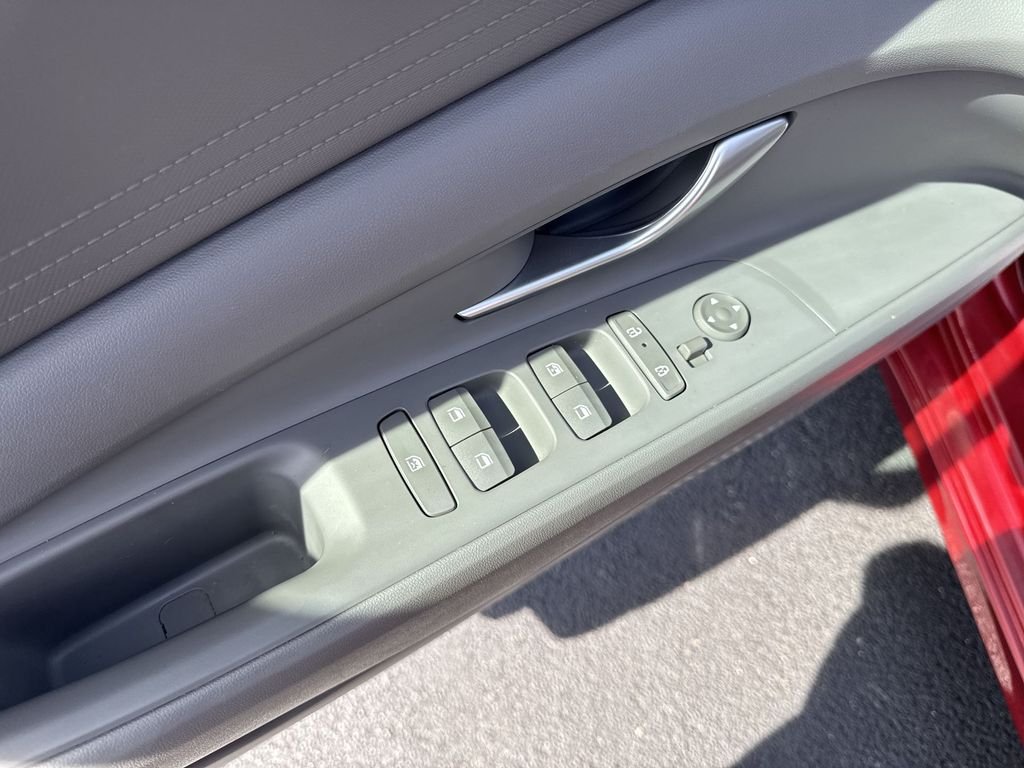 2024 Hyundai Elantra SEL - Photo 13