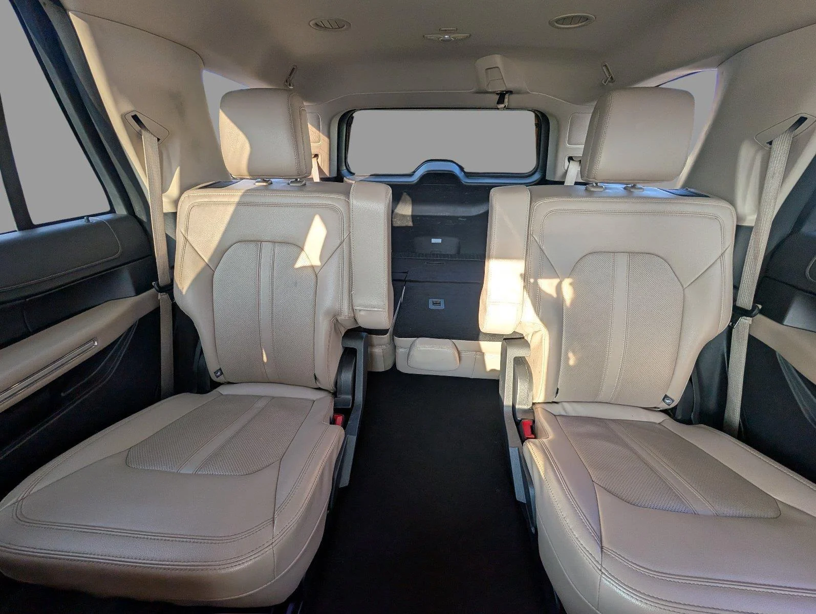 Used 2024 Oxford White Ford Limited image 32