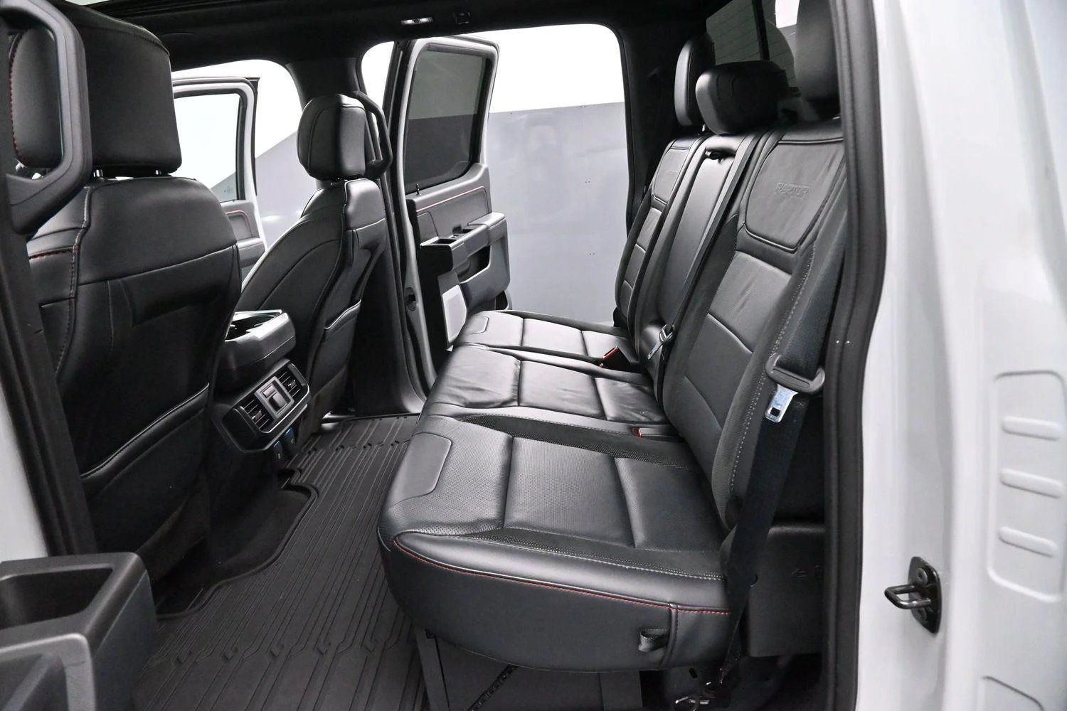 Used 2024 Avalanche Gray Ford Raptor image 33