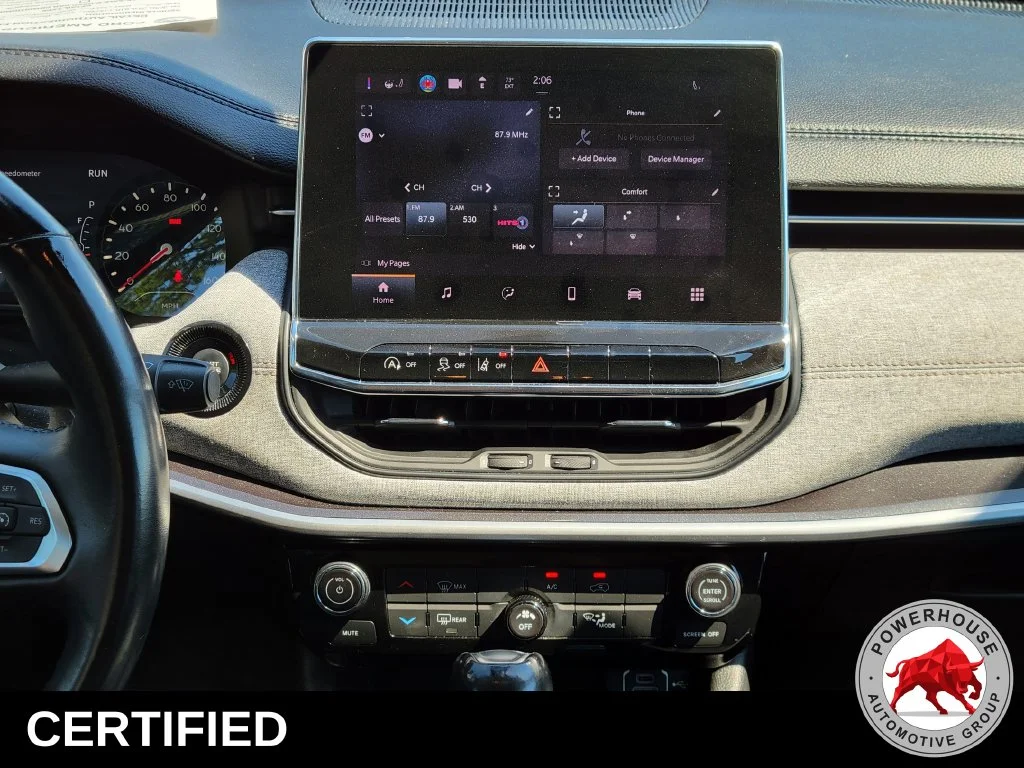Used 2022 Black Jeep Latitude Lux image 22