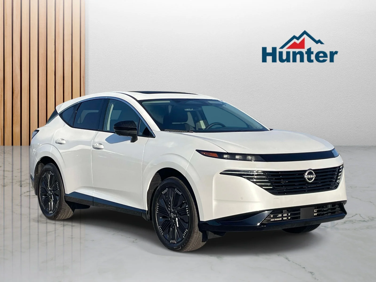 Used 2025 Everest White Pearl Tricoat Nissan Platinum image 1