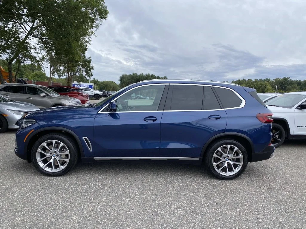 Used 2021 Blue BMW xDrive40i image 7