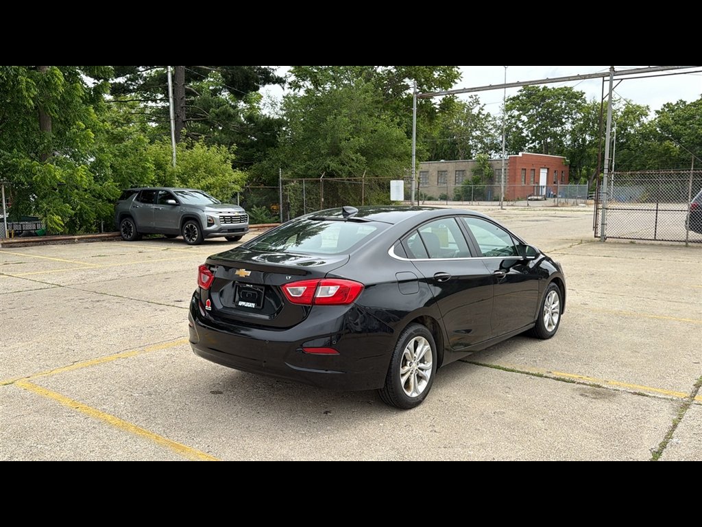Used 2019 Mosaic Black Metallic Chevrolet LT image 5