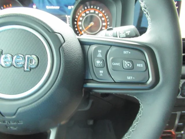 Certified Used 2025  Jeep Rubicon image 26