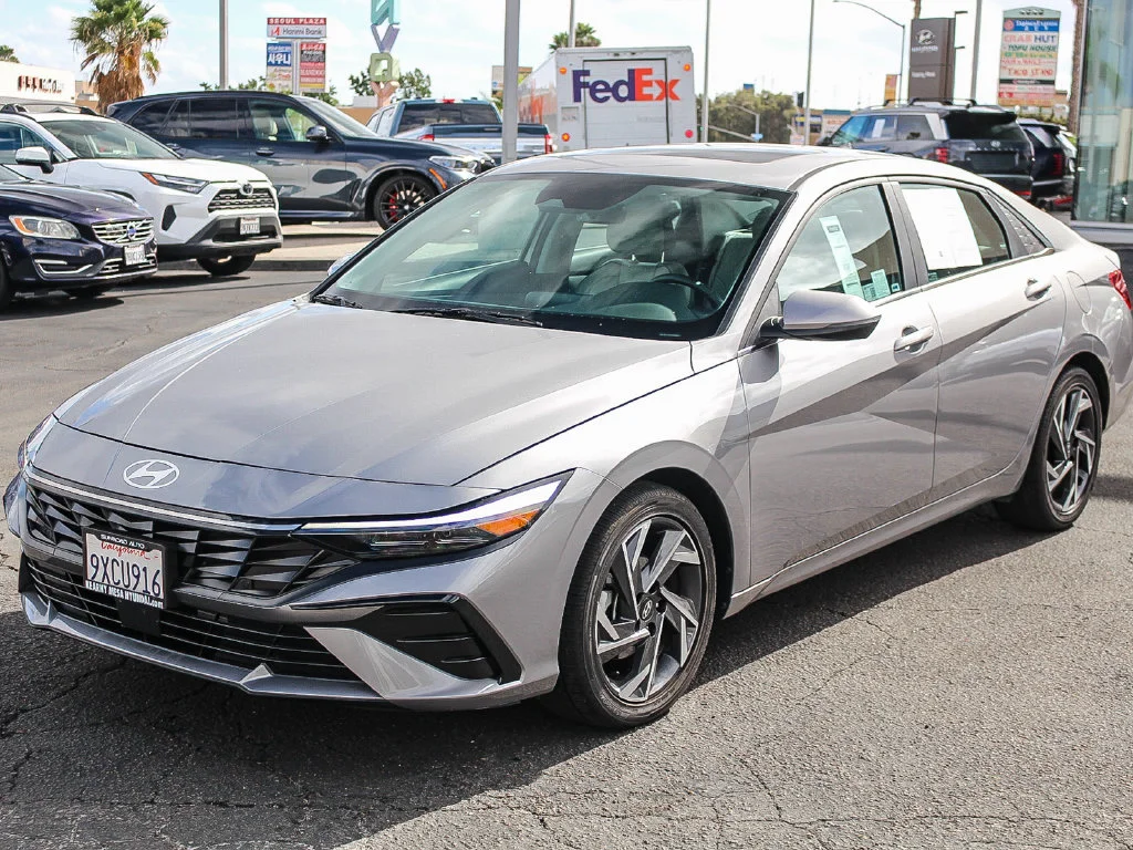 Used 2025 Silver Hyundai Limited image 3