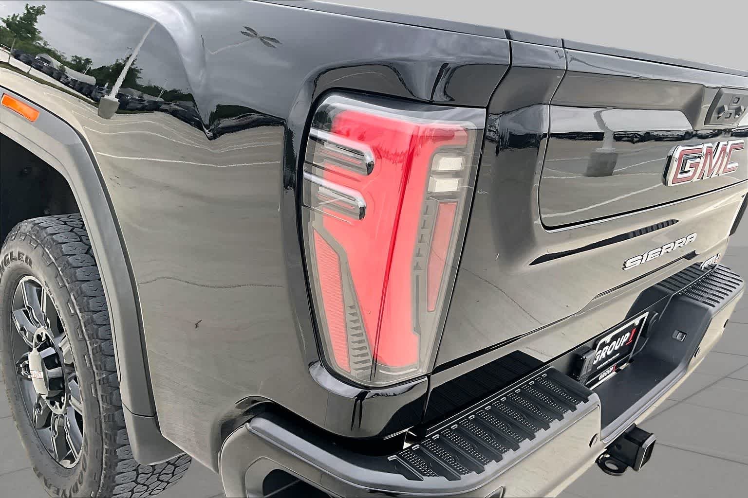 Used 2024 Onyx Black GMC AT4 image 25