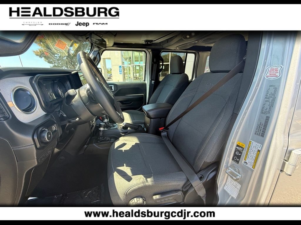 2024 Jeep Wrangler 4-Door Sahara - Photo 9