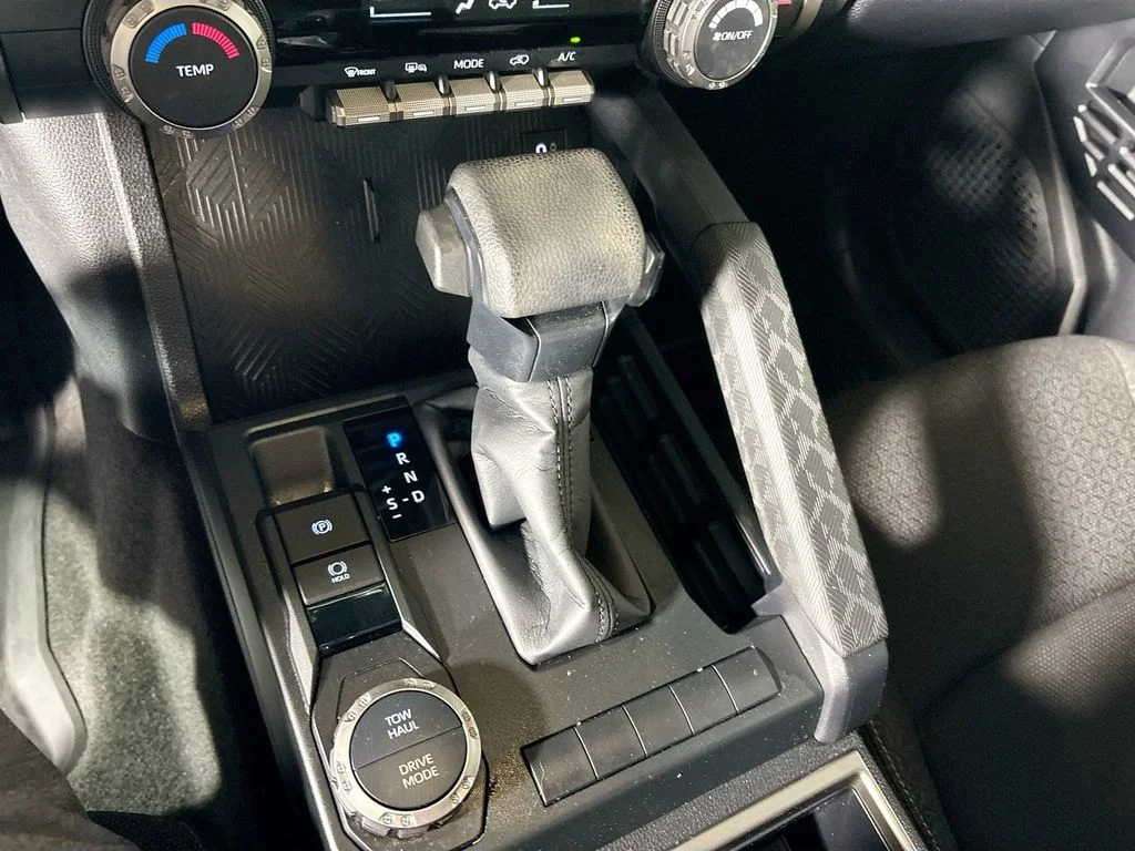 Used 2025 White Toyota SR5 image 17