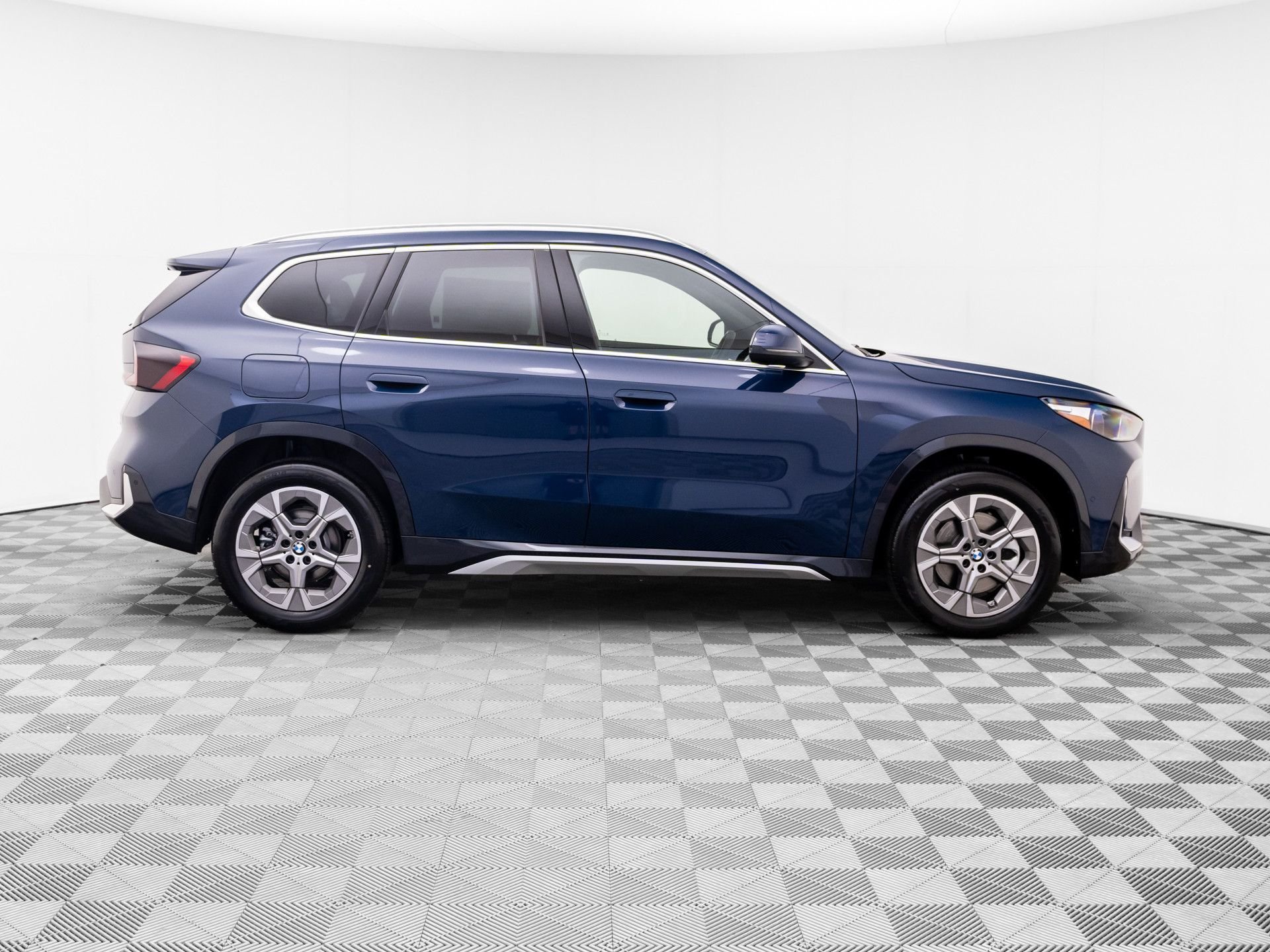 New 2026 Night Dusk Blue Metallic BMW xDrive28i image 7