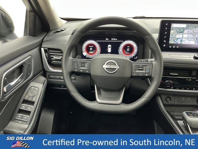 Used 2025 Champagne Silver Metallic/Super Black Nissan Platinum image 21