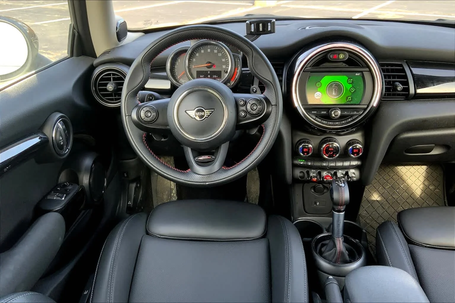 Used 2019 Pepper White MINI Cooper S image 5