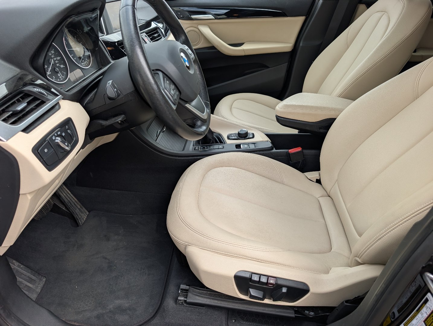 Used 2017 Jet Black BMW xDrive28i image 10