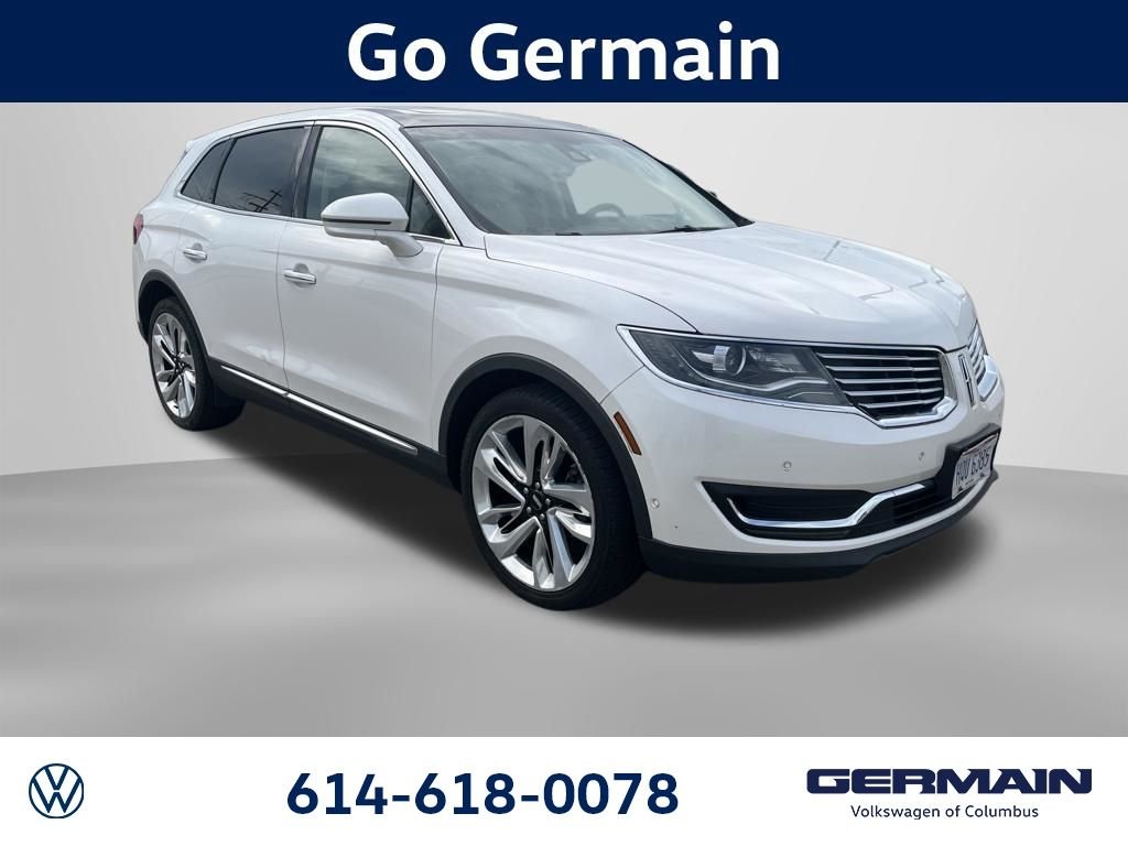 Used 2018 White Lincoln Reserve image 12
