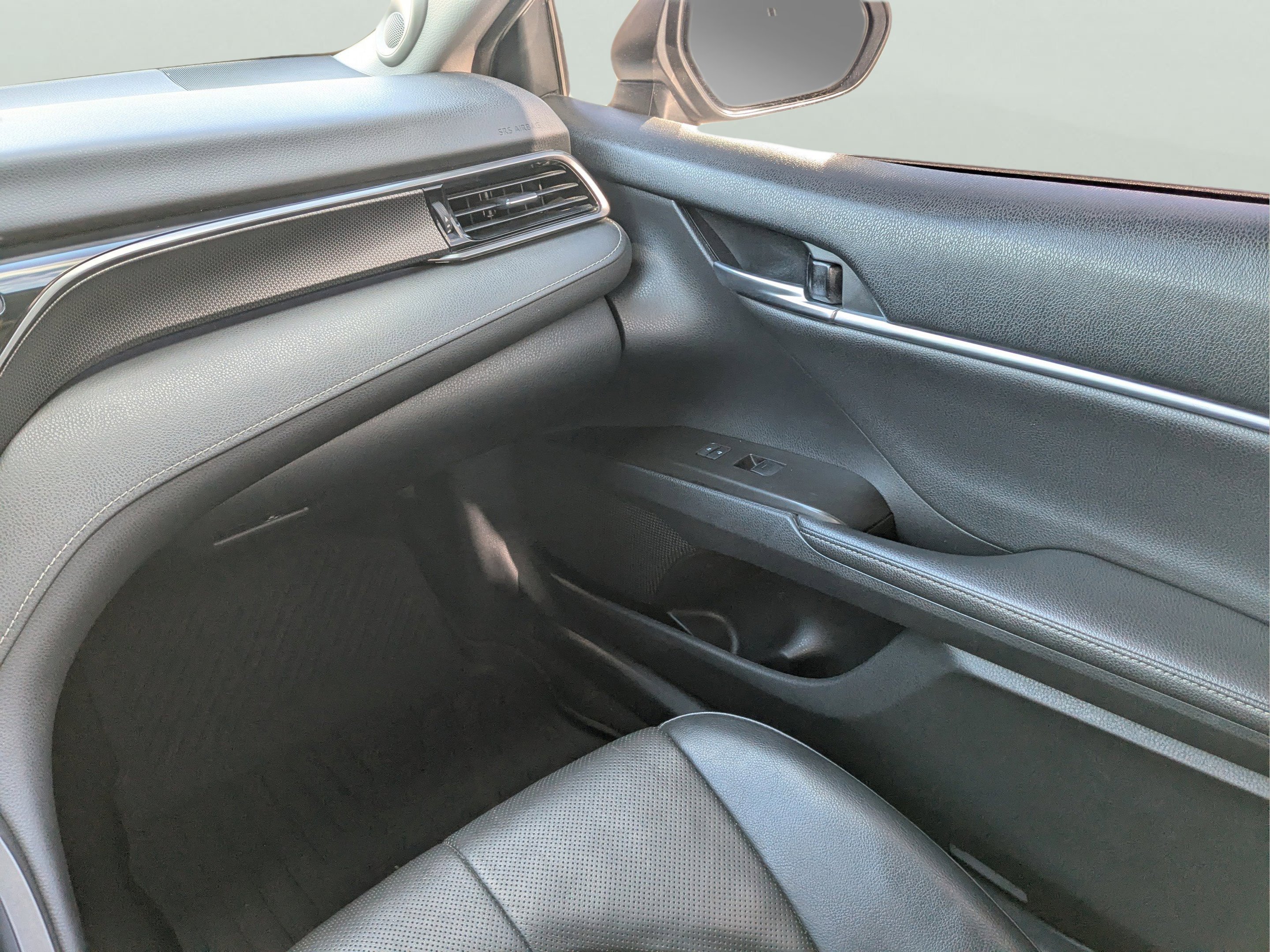 2021 Toyota Camry XSE - Photo 13