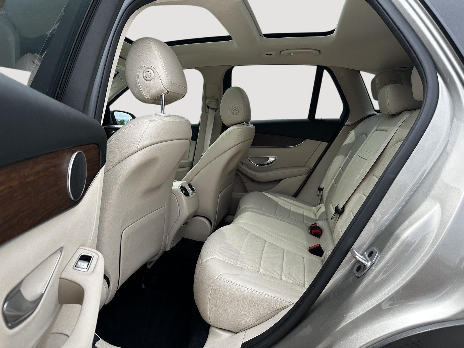 2022 Mercedes-Benz GLC GLC300 - Photo 20