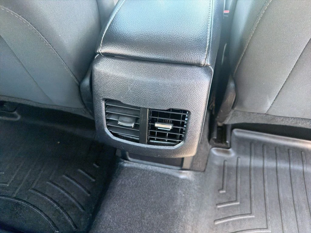Used 2019 Gray Ford SE image 43