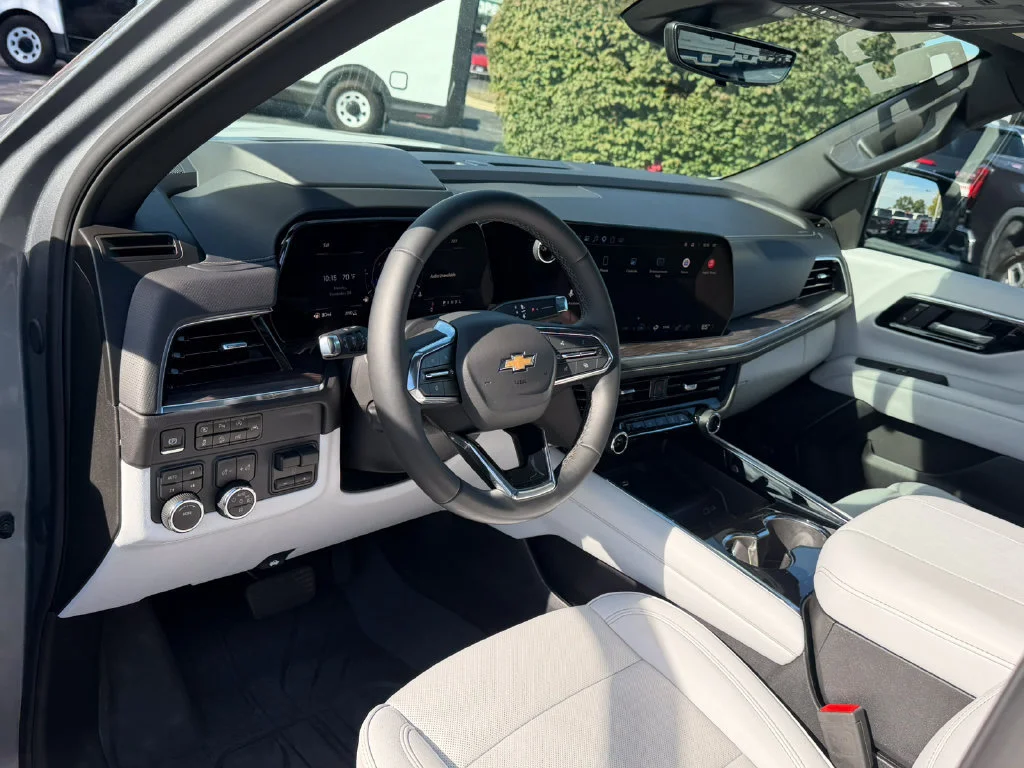 2025 Chevrolet Tahoe Premier - Photo 30
