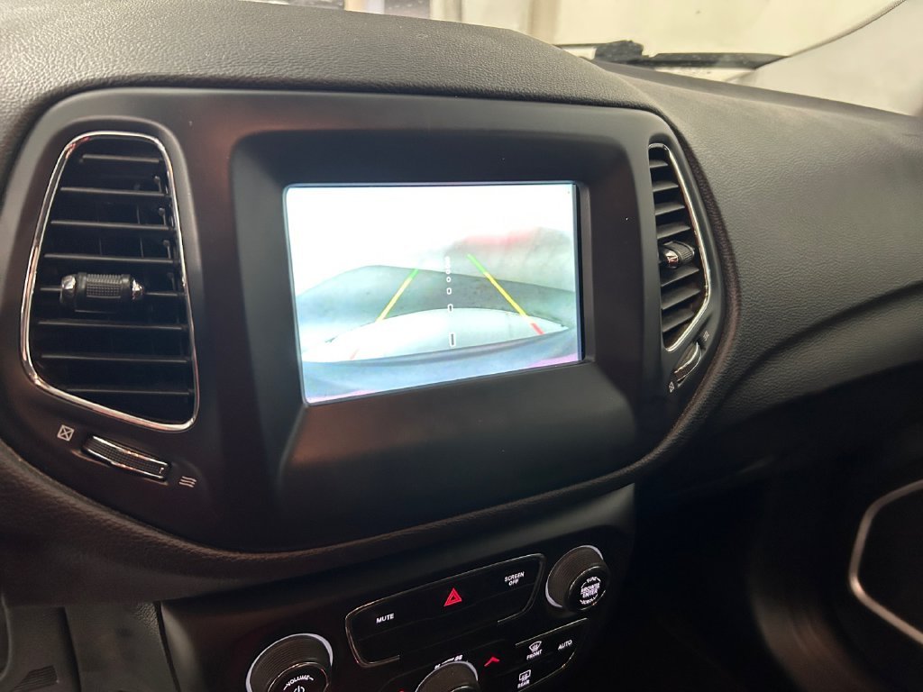 Used 2021 Silver Jeep Latitude image 24