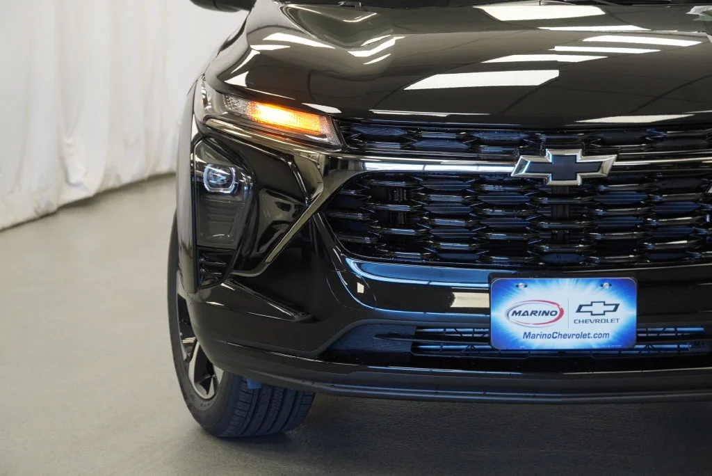 New 2026 Mosaic Black Metallic Chevrolet 1RS image 10