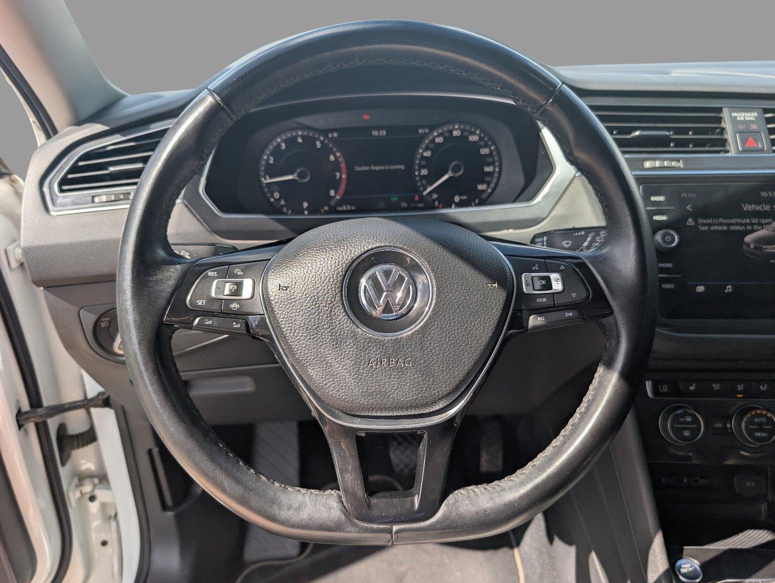 Used 2019 Pure White Volkswagen SEL image 24