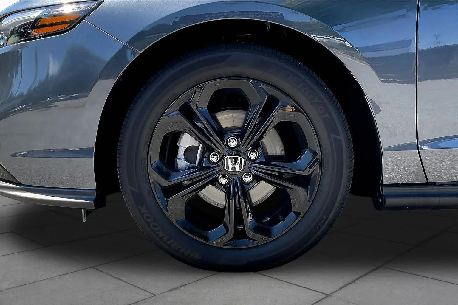 Used 2025 Meteorite Gray Metallic Honda SE image 11