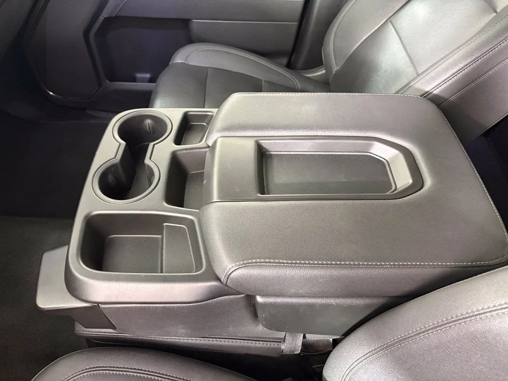 Used 2025 White GMC SLT image 32