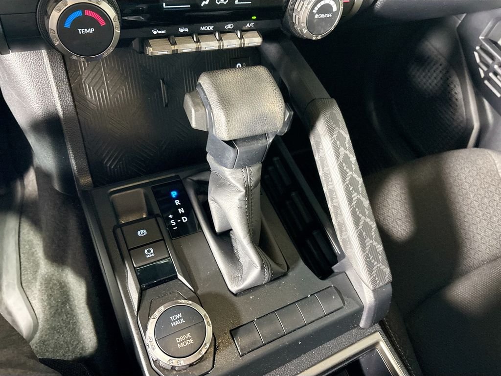 Used 2025 White Toyota SR5 image 17